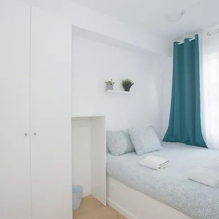Automatic Hostel