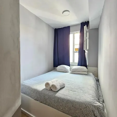Automatic Albergue Porto